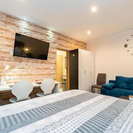 Bra I Premium With Outdoor Pool And Sauna - Quadruple Appartement