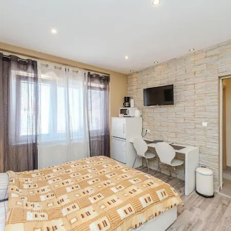 Appartement Bra I Premium With Outdoor Pool And Sauna - Quadruple *