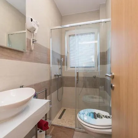 Appartement Bra I Premium With Outdoor Pool And Sauna - Quadruple Sukošan