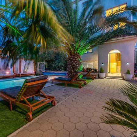 Appartement Bra I Premium With Outdoor Pool And Sauna - Quadruple