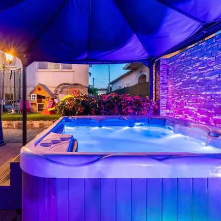 Bra I Premium With Outdoor Pool And Sauna - Quadruple Appartement *